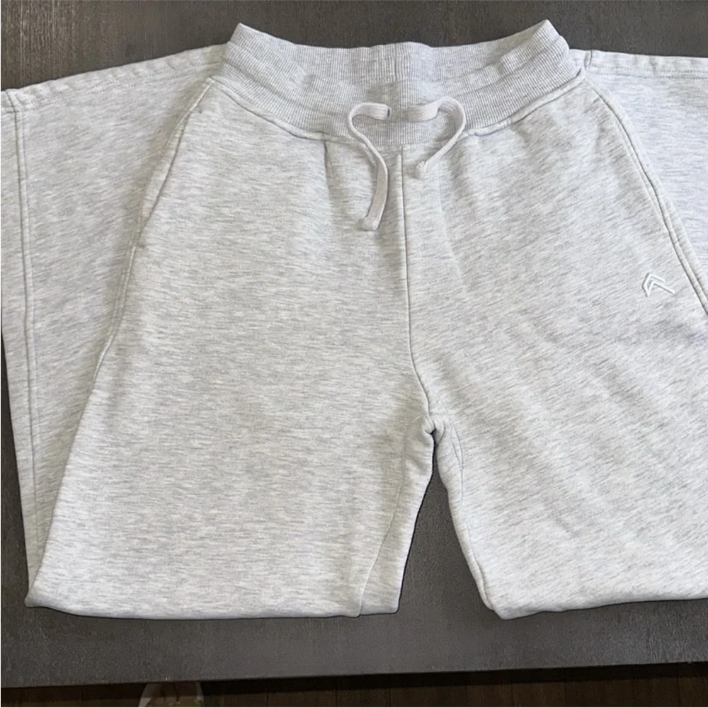 *SOLD*Oner Active All Day Straight Leg Sweatpants in Light Gray Marl - Picture 2 of 5